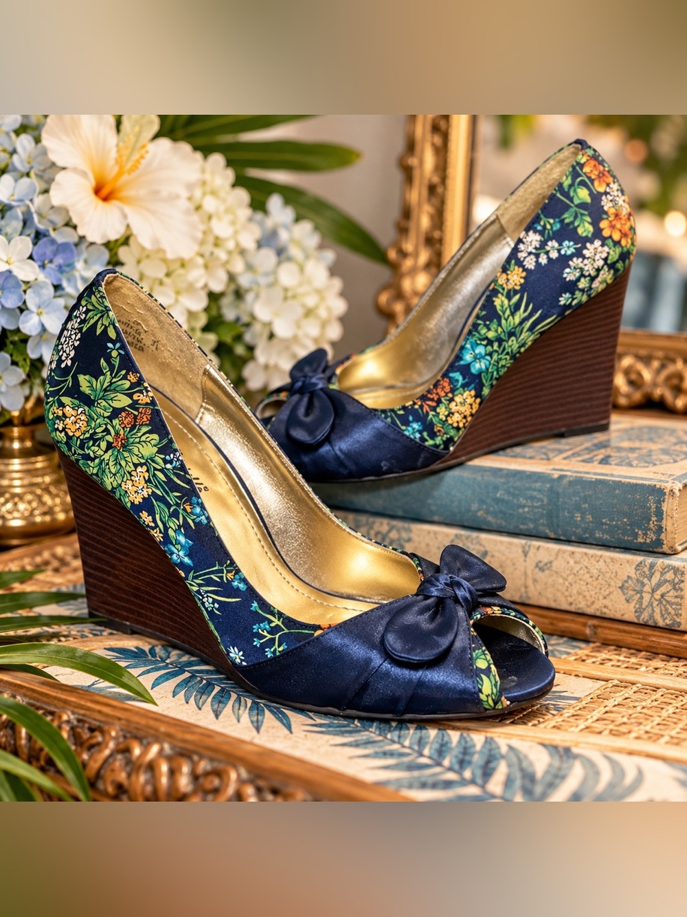 🌺Gorgeous flower print platform shoe!🌸